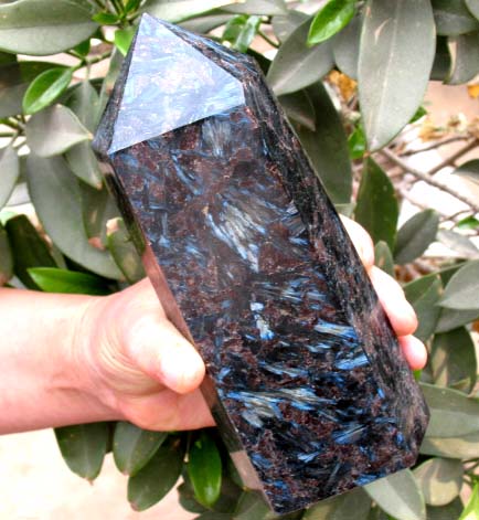 Black Tourmaline is a protective stone which balances and harmonizes the chakras 3407